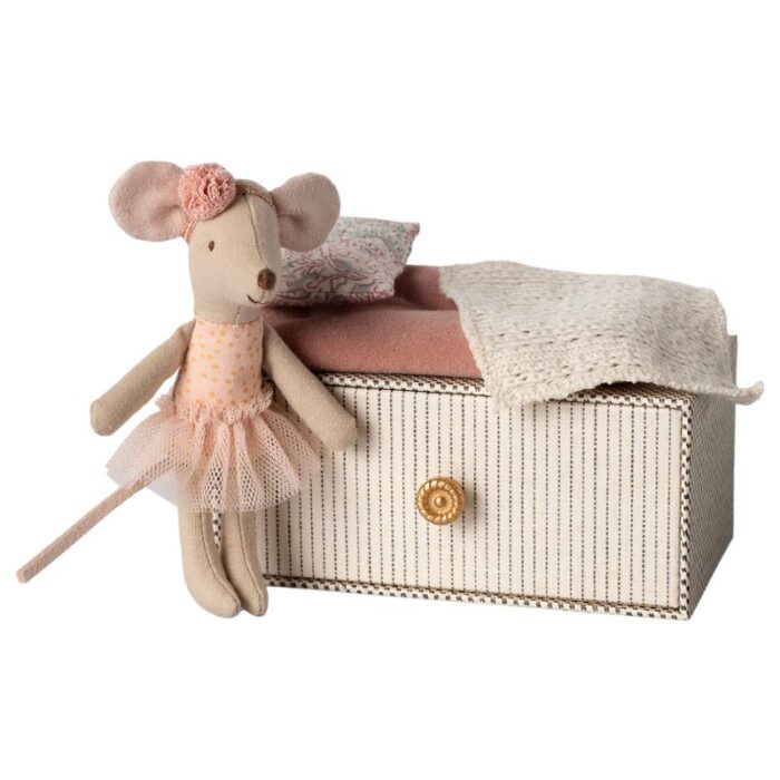 Dance Mouse in Daybed